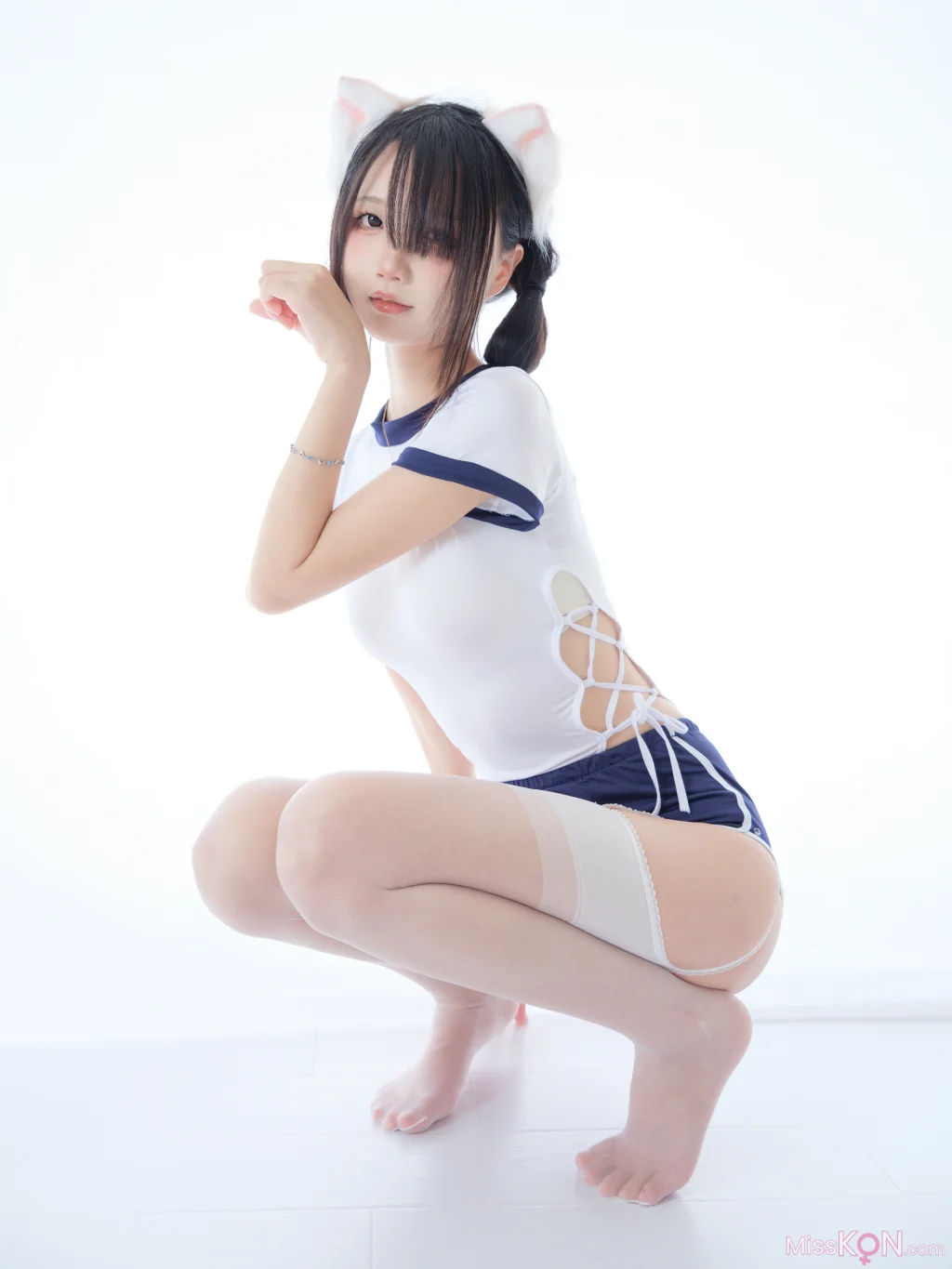 Coser@五更百鬼: 舰长 体操服 猫耳 (25 photos)