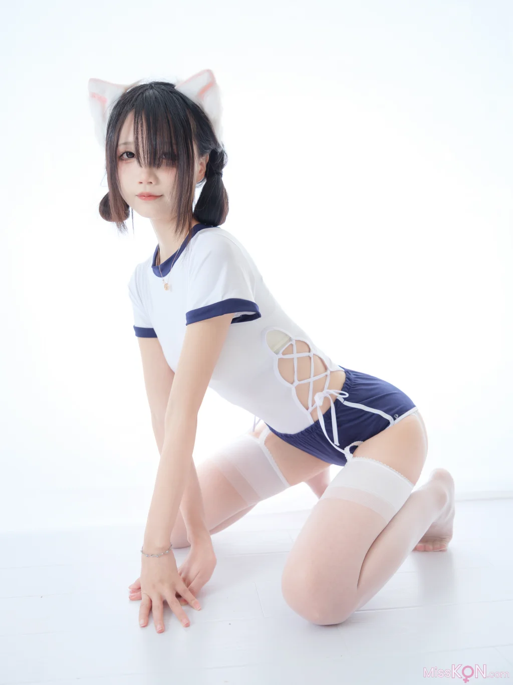 Coser@五更百鬼: 舰长 体操服 猫耳 (25 photos)