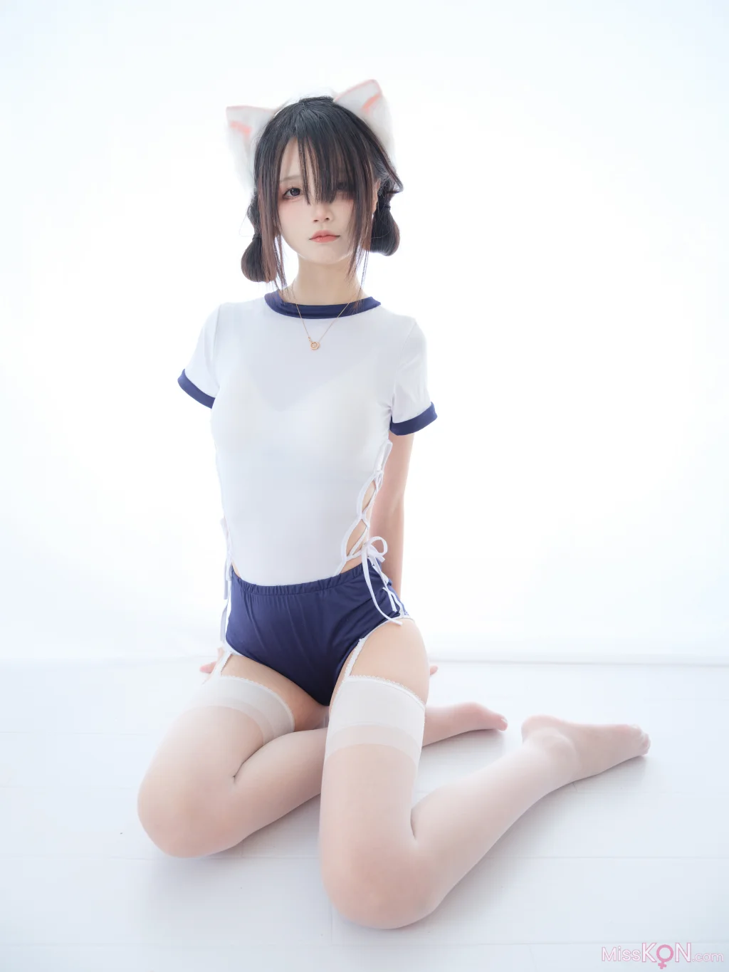 Coser@五更百鬼: 舰长 体操服 猫耳 (25 photos)