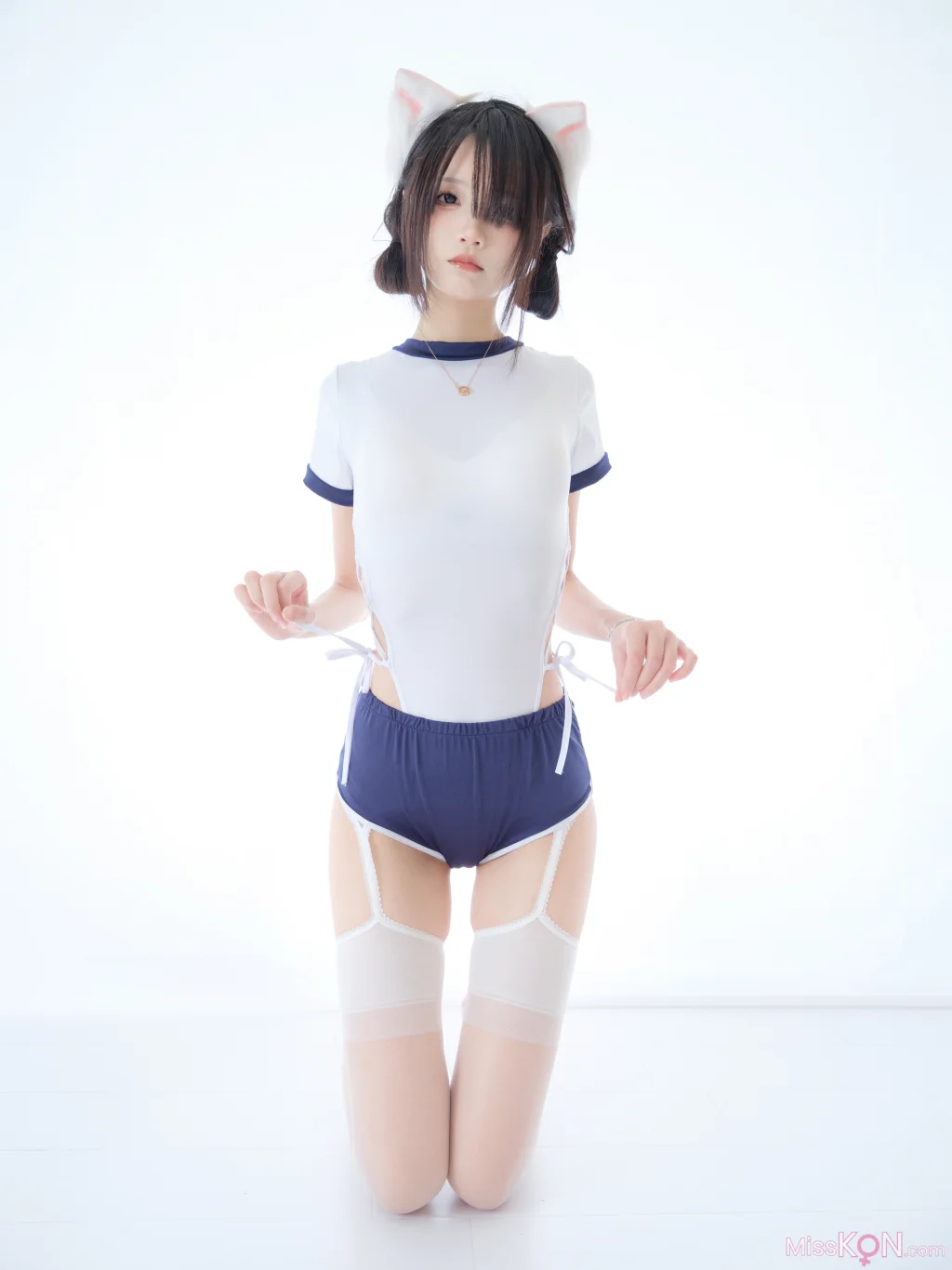 Coser@五更百鬼: 舰长 体操服 猫耳 (25 photos)