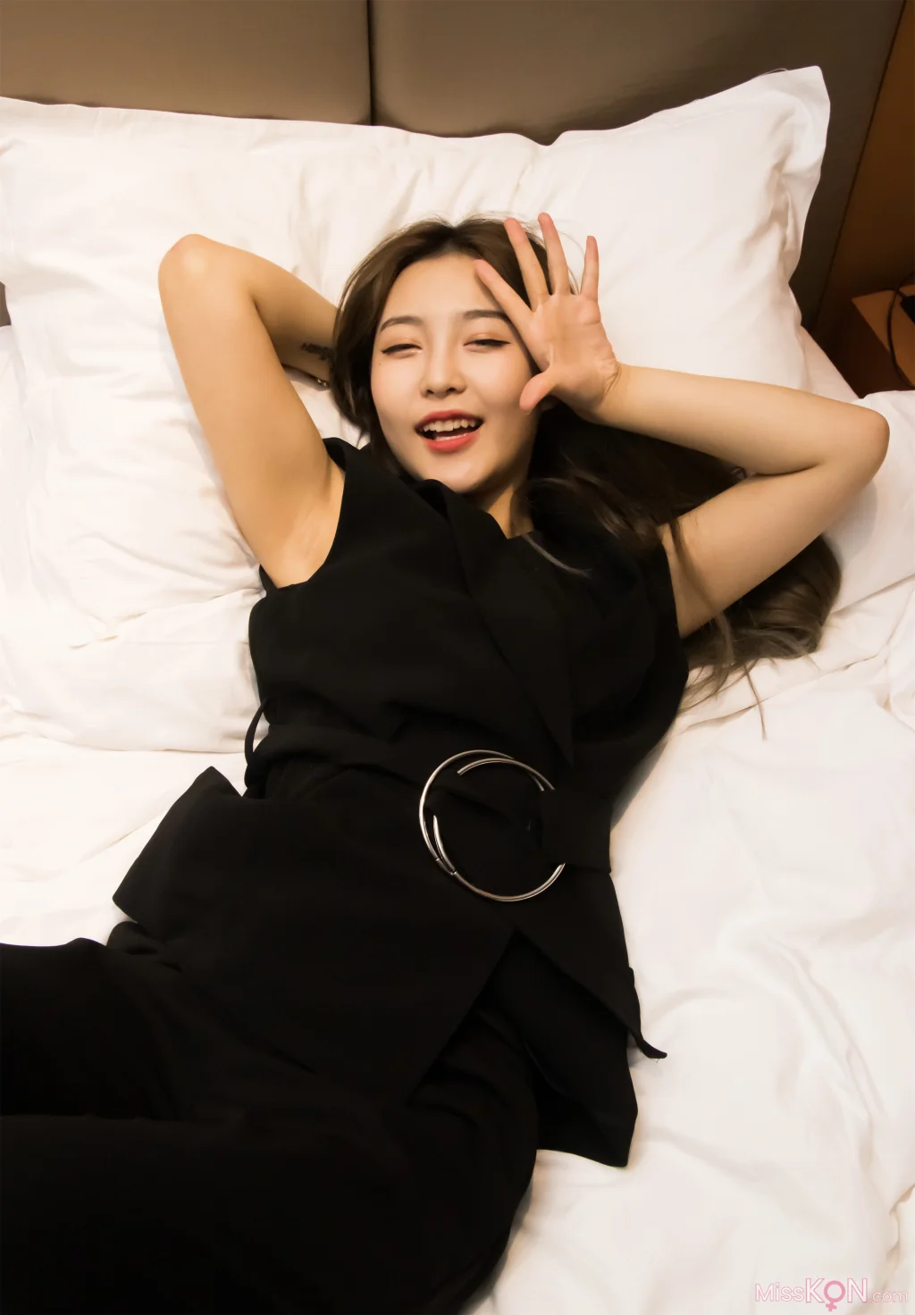 [Private Photoshoot] 杜雨涵: 网红纯依风吟鸟唱杜雨涵尤果网含含全尺度私拍 (198 photos)