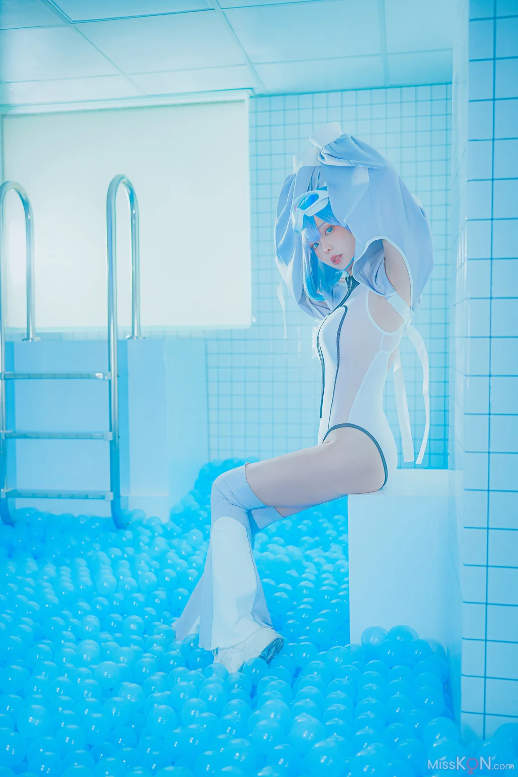Coser@Ely_eee (ElyEE子): Clear Blue Drift (33 photos + 4 videos)