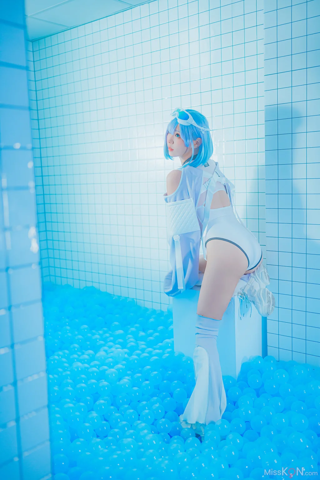 Coser@Ely_eee (ElyEE子): Clear Blue Drift (33 photos + 4 videos)