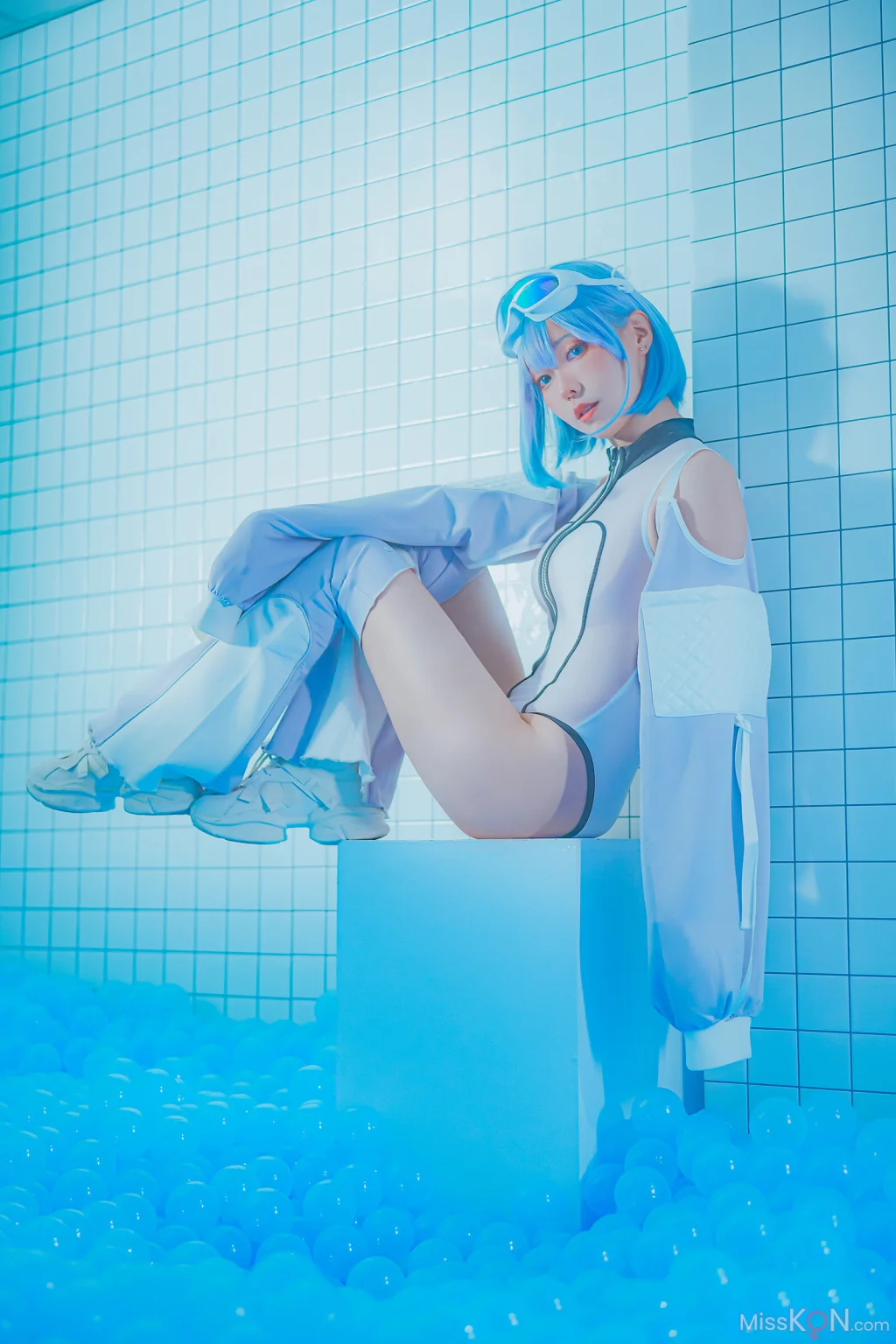 Coser@Ely_eee (ElyEE子): Clear Blue Drift (33 photos + 4 videos)