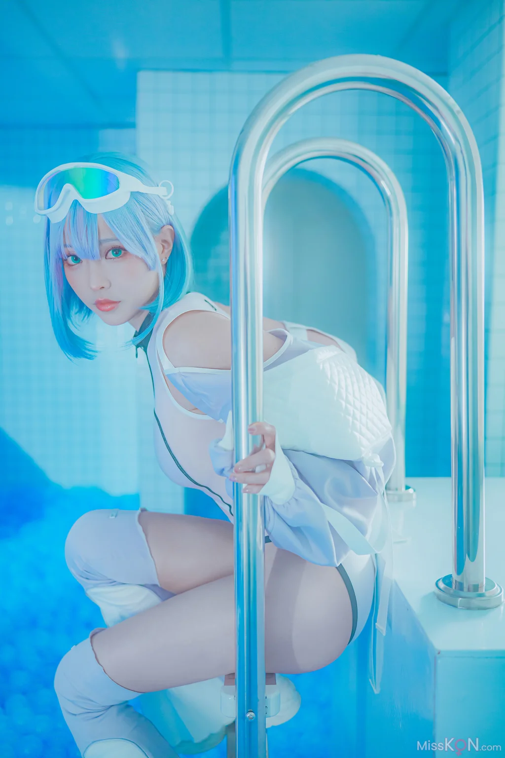 Coser@Ely_eee (ElyEE子): Clear Blue Drift (33 photos + 4 videos)