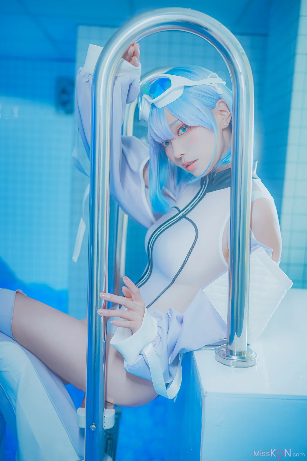 Coser@Ely_eee (ElyEE子): Clear Blue Drift (33 photos + 4 videos)