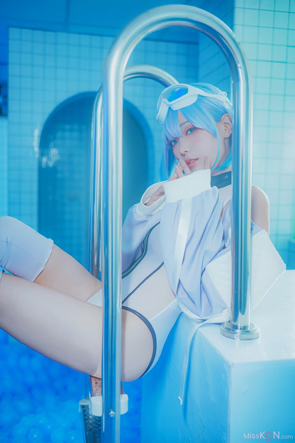 Coser@Ely_eee (ElyEE子): Clear Blue Drift (33 photos + 4 videos)
