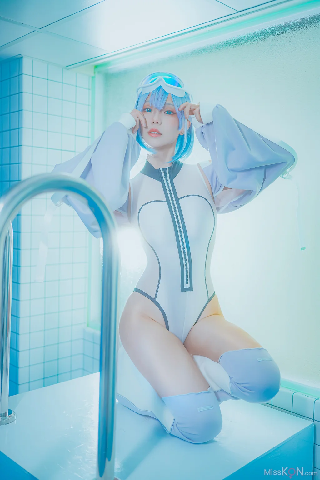 Coser@Ely_eee (ElyEE子): Clear Blue Drift (33 photos + 4 videos)