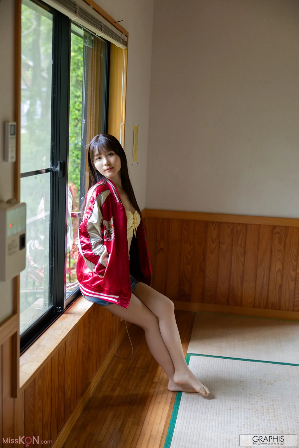 [JP] Mei Itsukaichi (五日市芽依): [Graphis] Special Gravure Vacation Vol.3 (20 photos) – Page 2