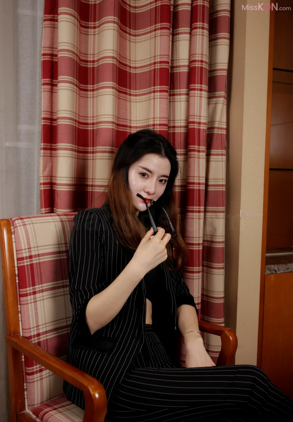 [Private Photoshoot] 梦凡: 极品素人御姐 怀旧式宾馆全尺度私拍 (178 photos)