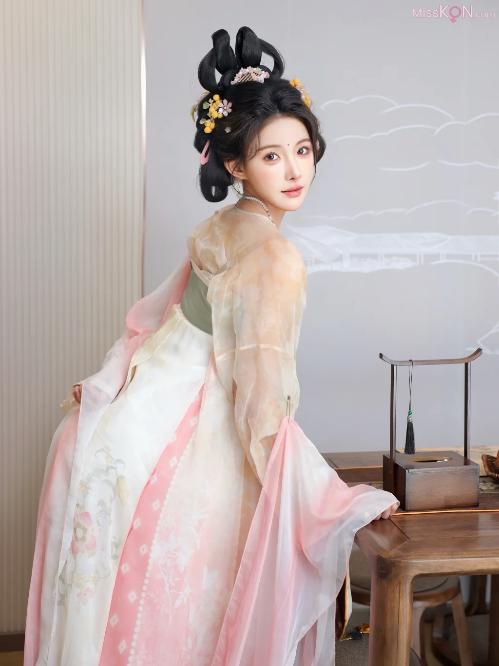 [XR Uncensored] 梨霜儿: R18 秀人网模特 梦回大唐 (112 photos)