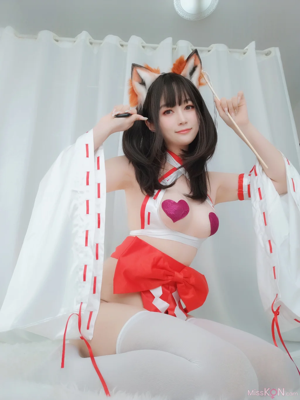 Coser@白银81: 神社小狐狸 (93 photos + 7 videos)