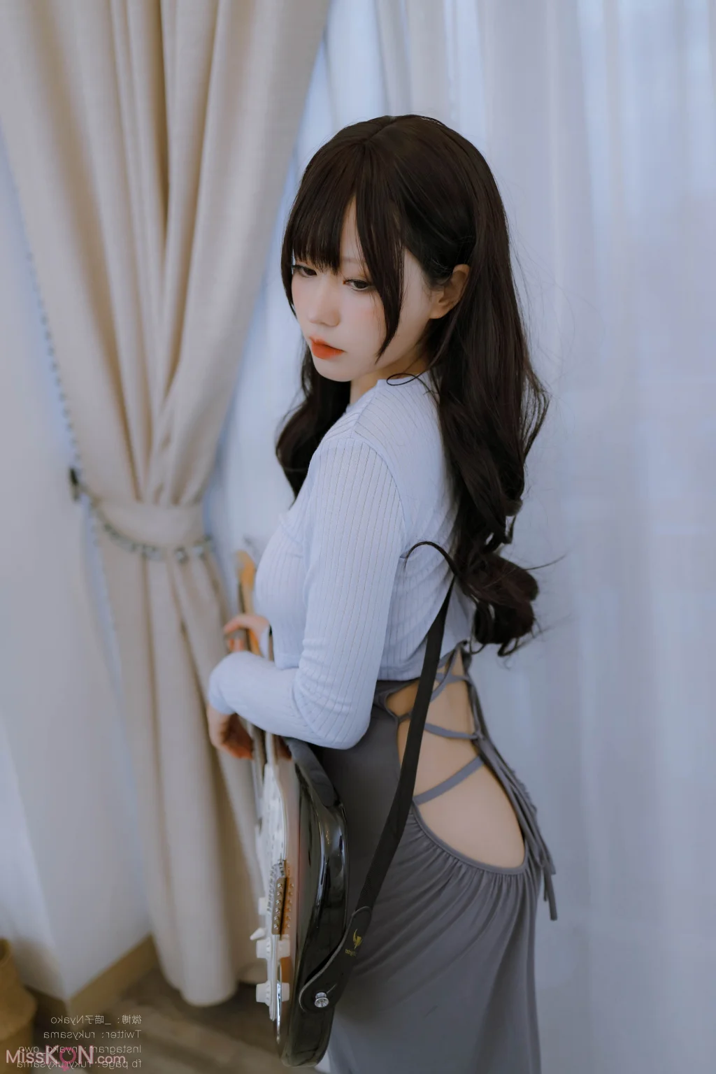 Coser@Nyako喵子: 吉他妹妹连衣裙 (71 photos + 1 video)