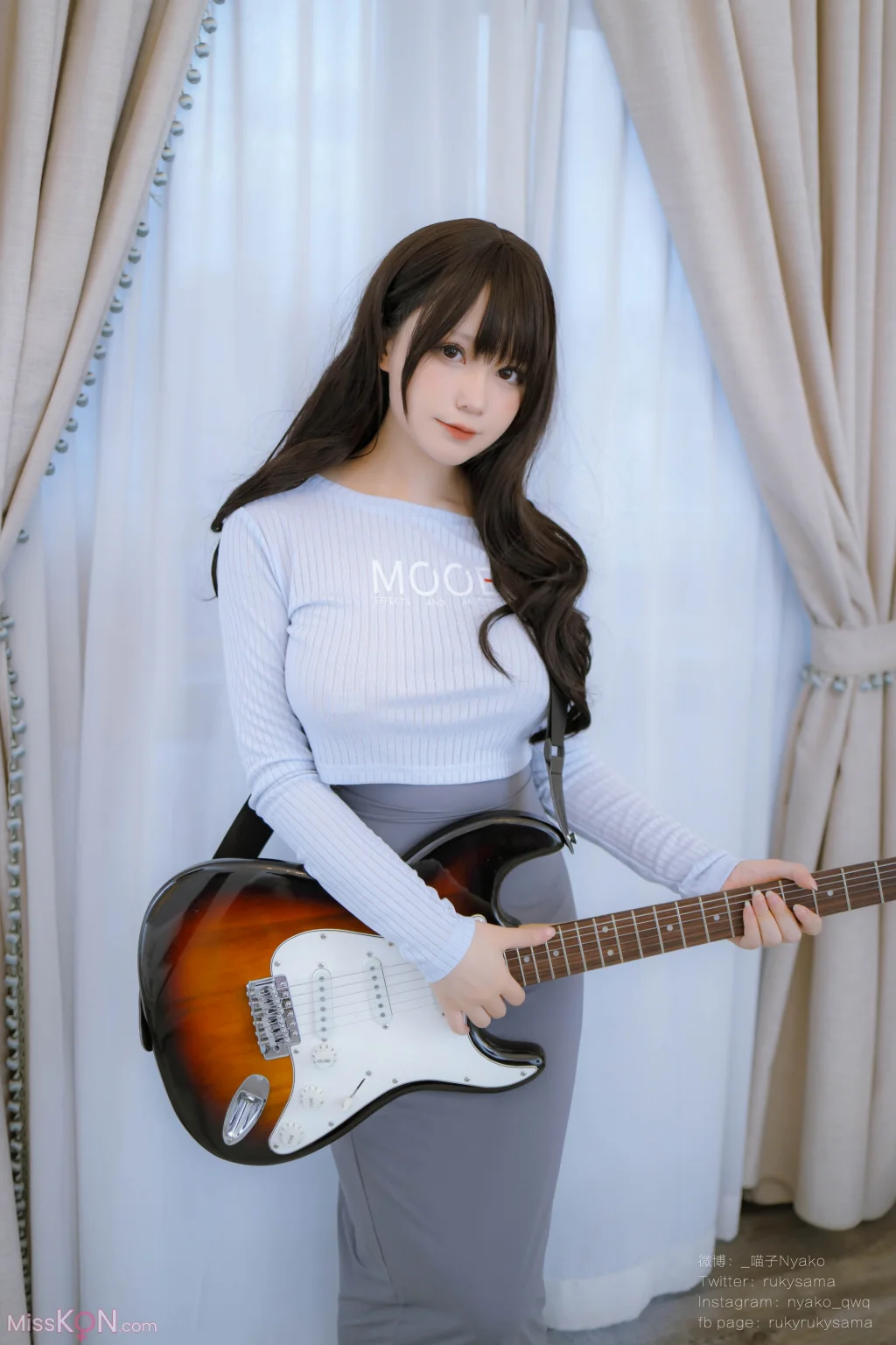 Coser@Nyako喵子: 吉他妹妹连衣裙 (71 photos + 1 video)