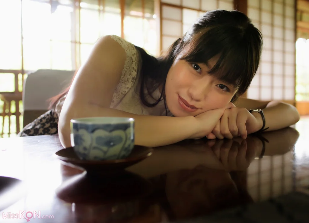 [JP] Asuka Oda (小田飛鳥): 週刊現代デジタル写真集 一期一会 旅のはじまり (44 photos)