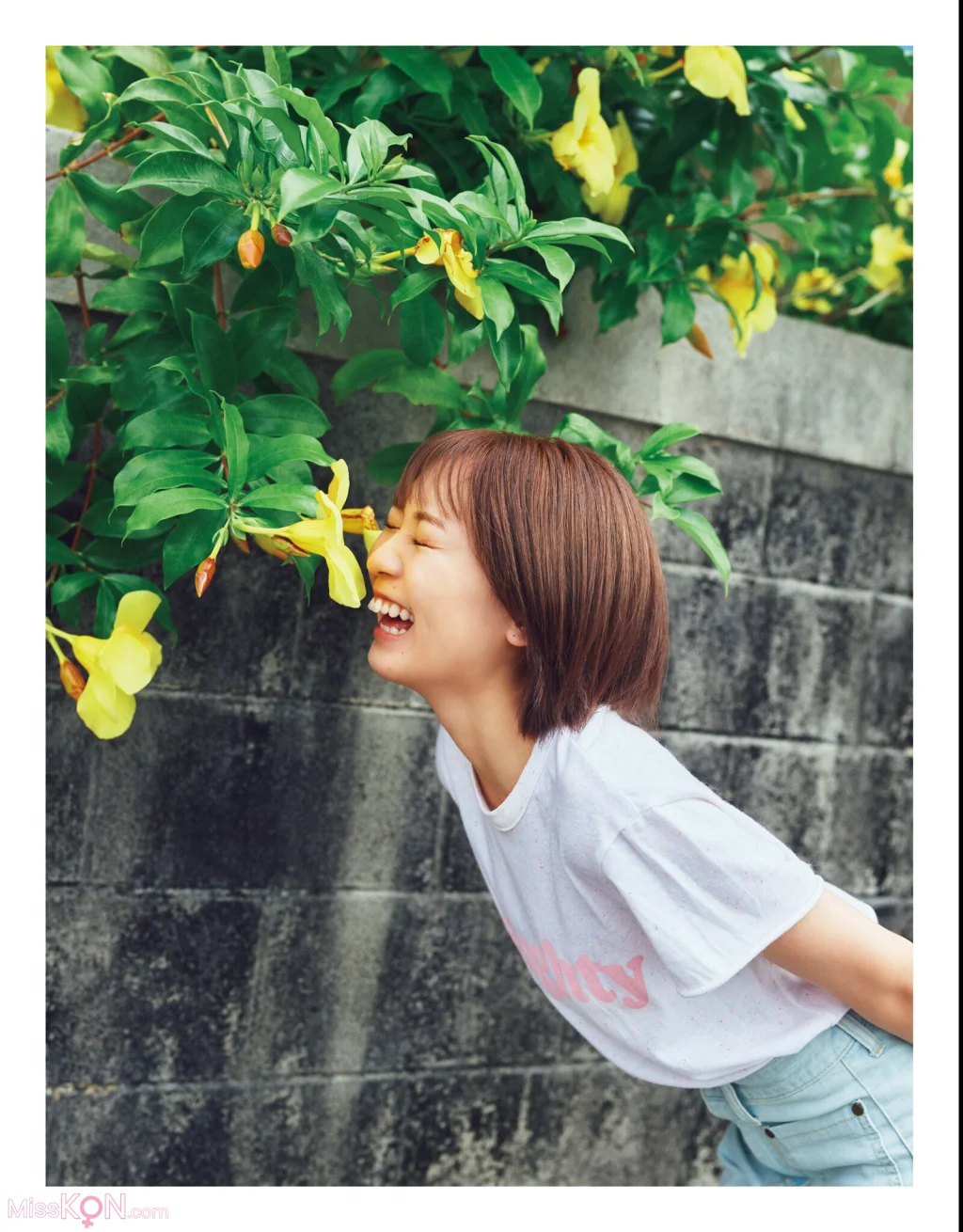 [JP] Shuka Saitō (斉藤朱夏): 2nd写真集 朱夏休み (121 photos)