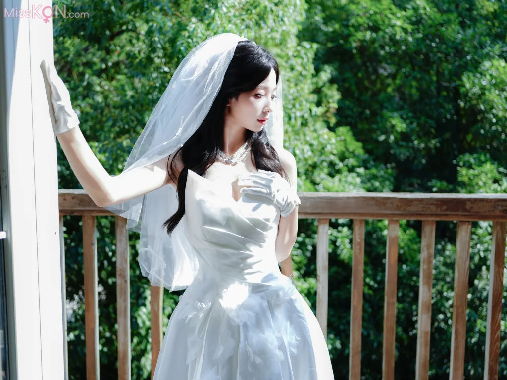 [XR Uncensored] 朱朱molly: R18 秀人网模特 新人首秀 洁白婚纱 (82 photos)