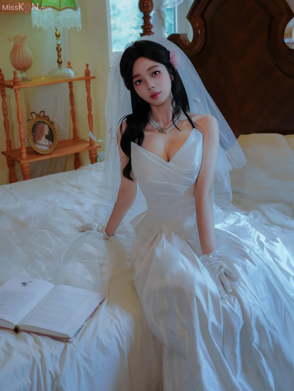 [XR Uncensored] 朱朱molly: R18 秀人网模特 新人首秀 洁白婚纱 (82 photos)