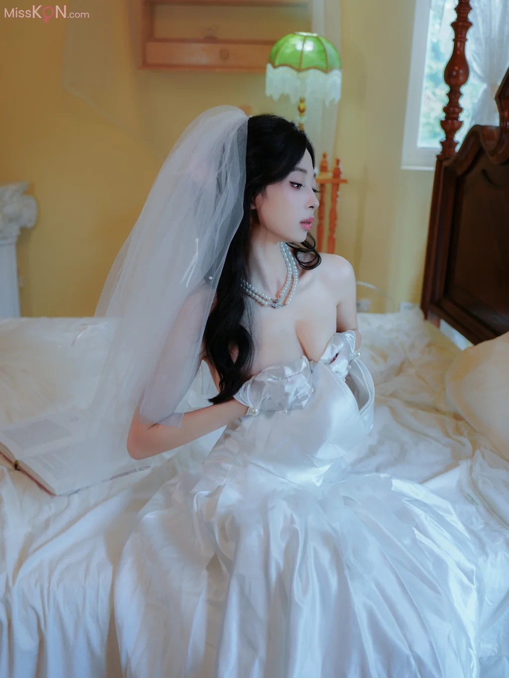 [XR Uncensored] 朱朱molly: R18 秀人网模特 新人首秀 洁白婚纱 (82 photos)