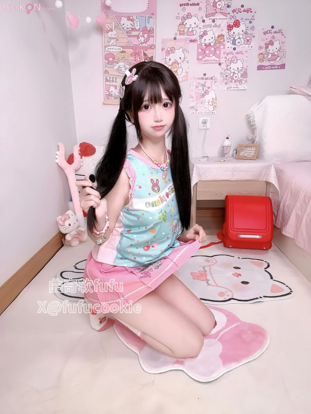 曲奇软fufu: 乖乖女儿服 (52 photos + 5 videos)
