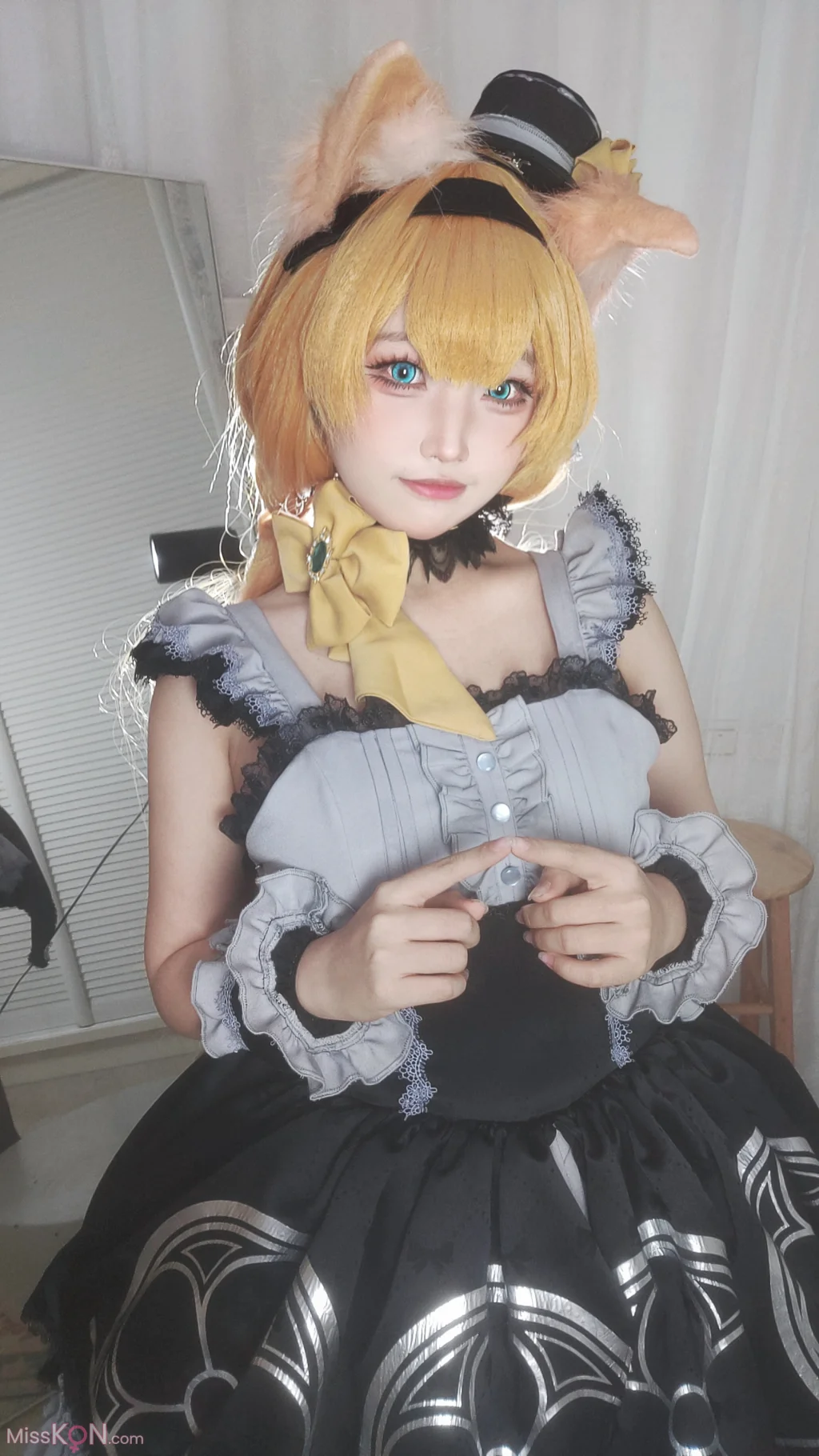 Coser@比奇堡黄塞方块: 蔚蓝档案 玛丽偶像自拍 (30 photos + 4 videos)