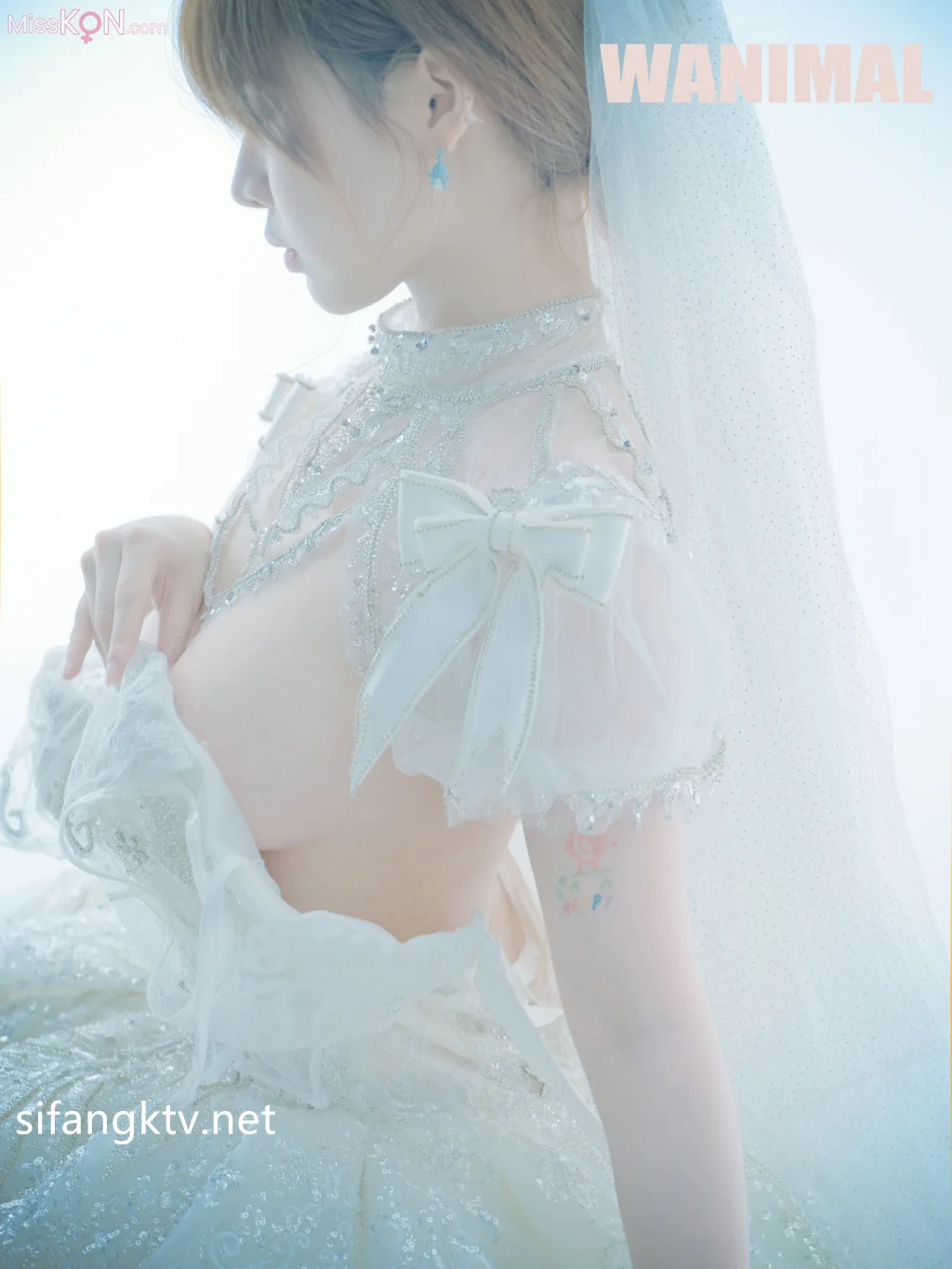 三上鱼亚: 极品美胸女神私拍 (44 photos + 1 video)