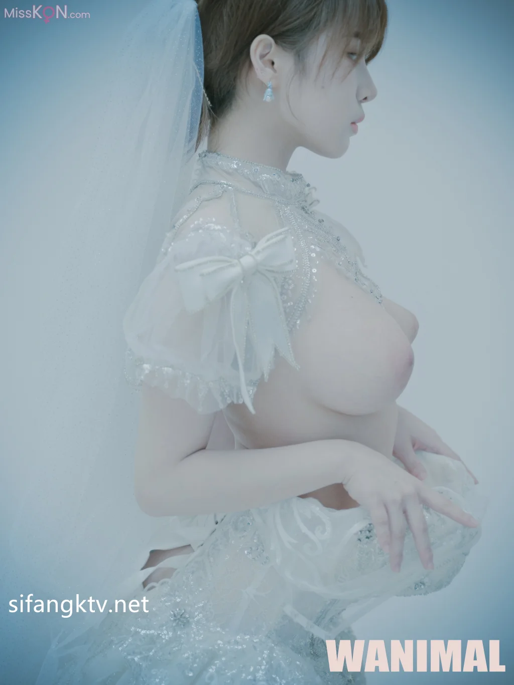 三上鱼亚: 极品美胸女神私拍 (44 photos + 1 video)