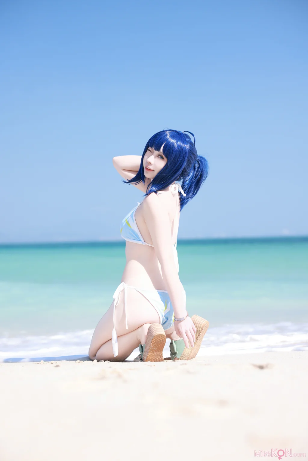 Coser@G44不会受伤: 八奈见杏菜 泳装 (29 photos)