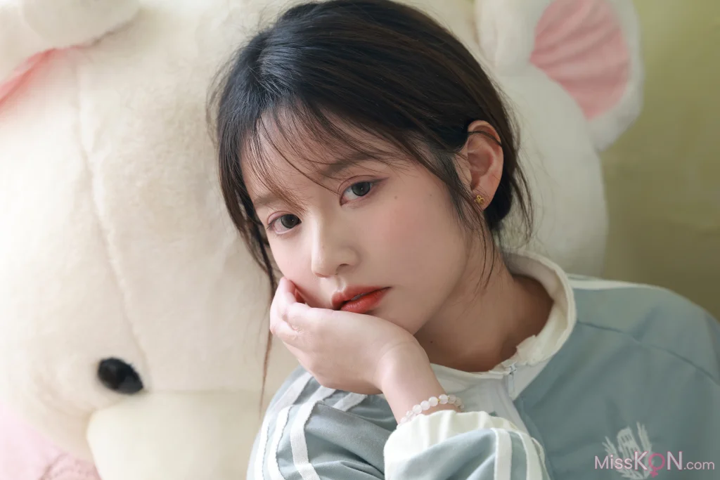 [她们印象] No.002: 小点心 (113 photos + 1 video)