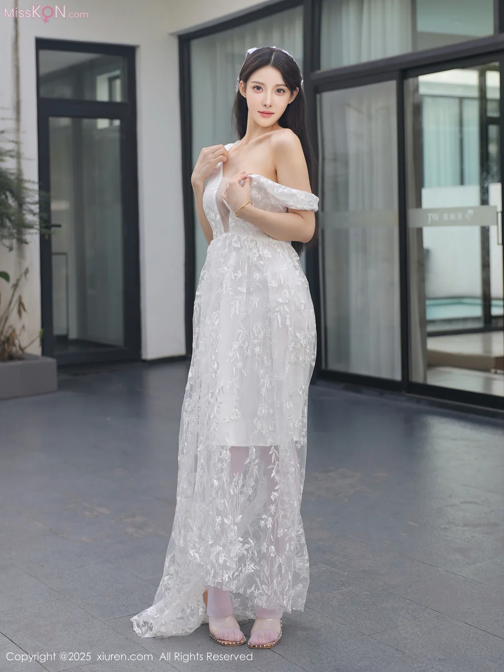 XIUREN No.10661 – 10665 (357 photos)