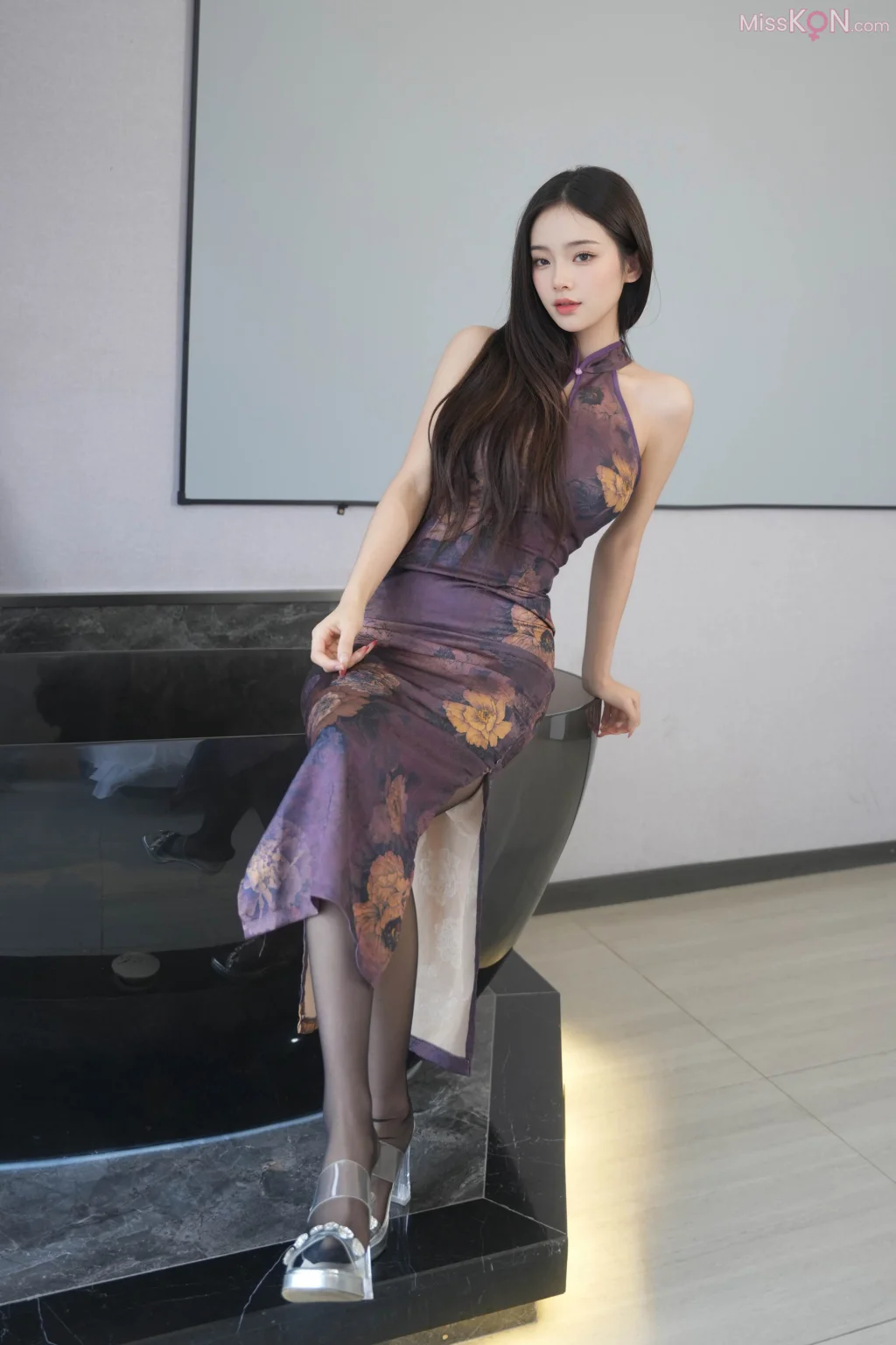 [XR Uncensored] 小奶娇: R18 秀人网模特 复古旗袍黑丝 (91 photos) – Page 4