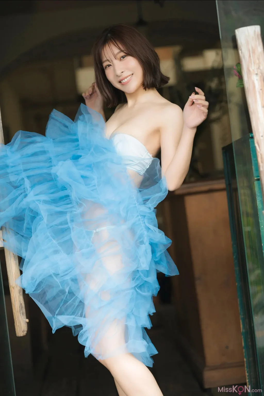 [JP] Narumi Itano (板野成美): FRIDAYデジタル写真集 なるほど、グッドボディ Vol.1 (43 photos)