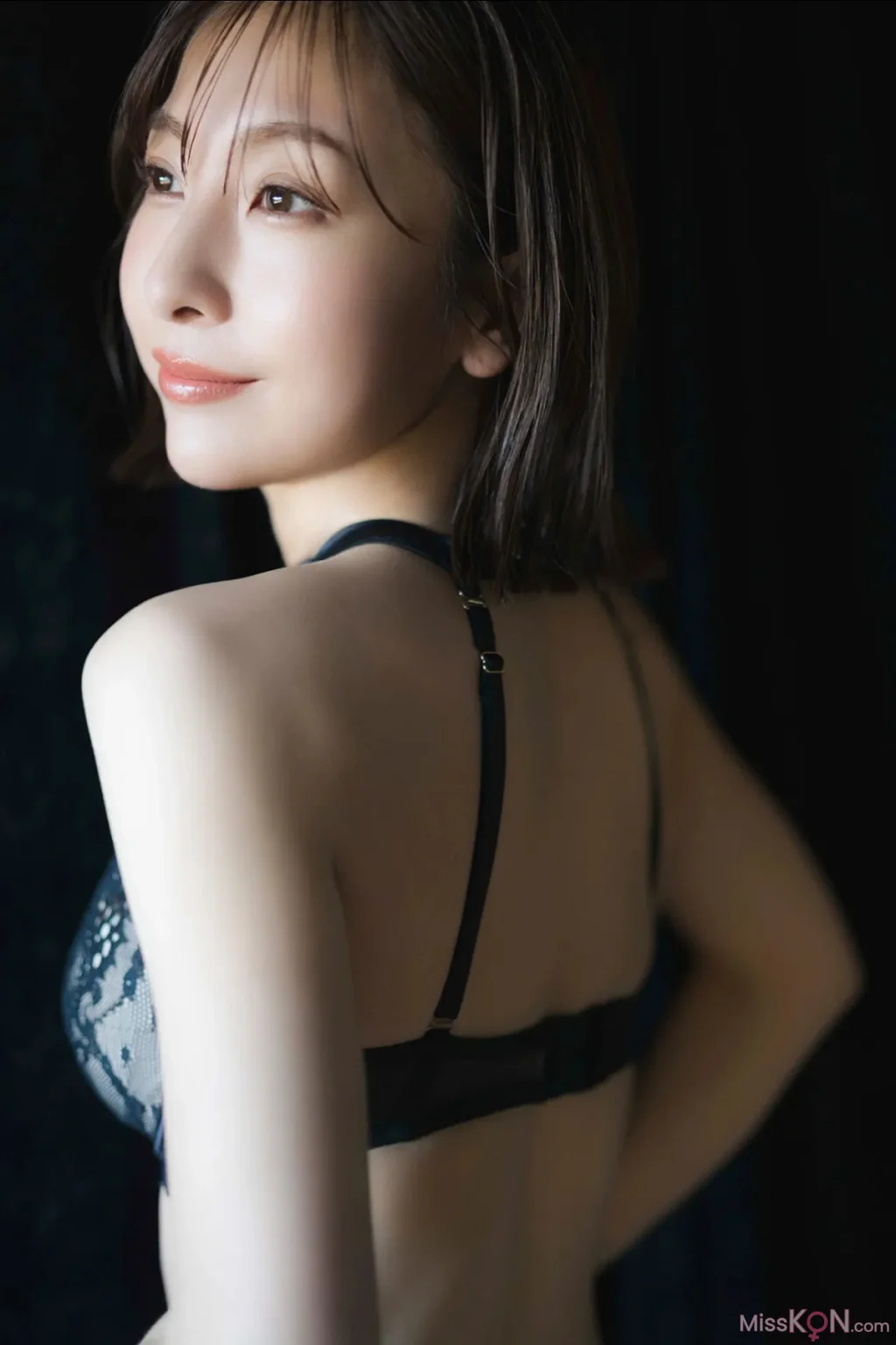[JP] Narumi Itano (板野成美): FRIDAYデジタル写真集 なるほど、グッドボディ Vol.1 (43 photos) – Page 2