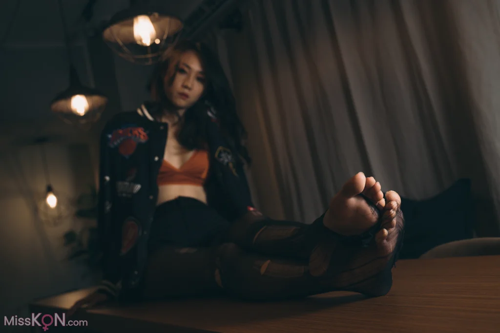 [Limerence原创] No.008: 性感妹子近距离撕扯黑丝袜 (199 photos + 1 video) – Page 3
