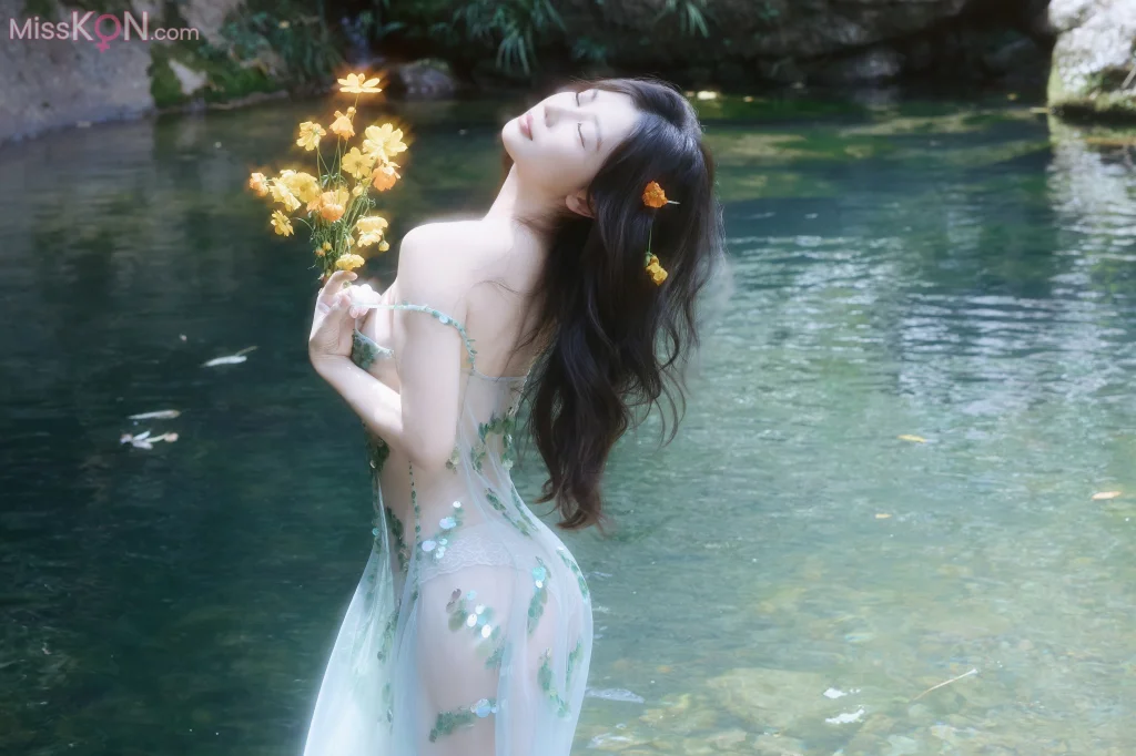 [XR Uncensored] Yin Tian Tian (尹甜甜): R18 秀人网模特 溪水边 (73 photos)