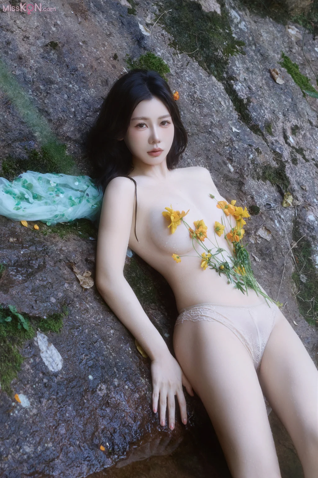 [XR Uncensored] Yin Tian Tian (尹甜甜): R18 秀人网模特 溪水边 (73 photos) – Page 3