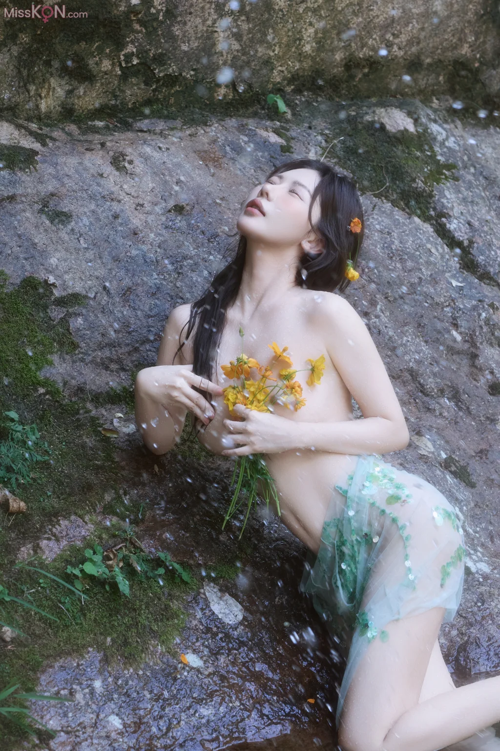 [XR Uncensored] Yin Tian Tian (尹甜甜): R18 秀人网模特 溪水边 (73 photos) – Page 4