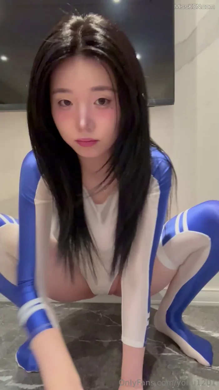 Yeon Woo (연우): [온팬] M자+옆태 (18 photos + 2 videos)