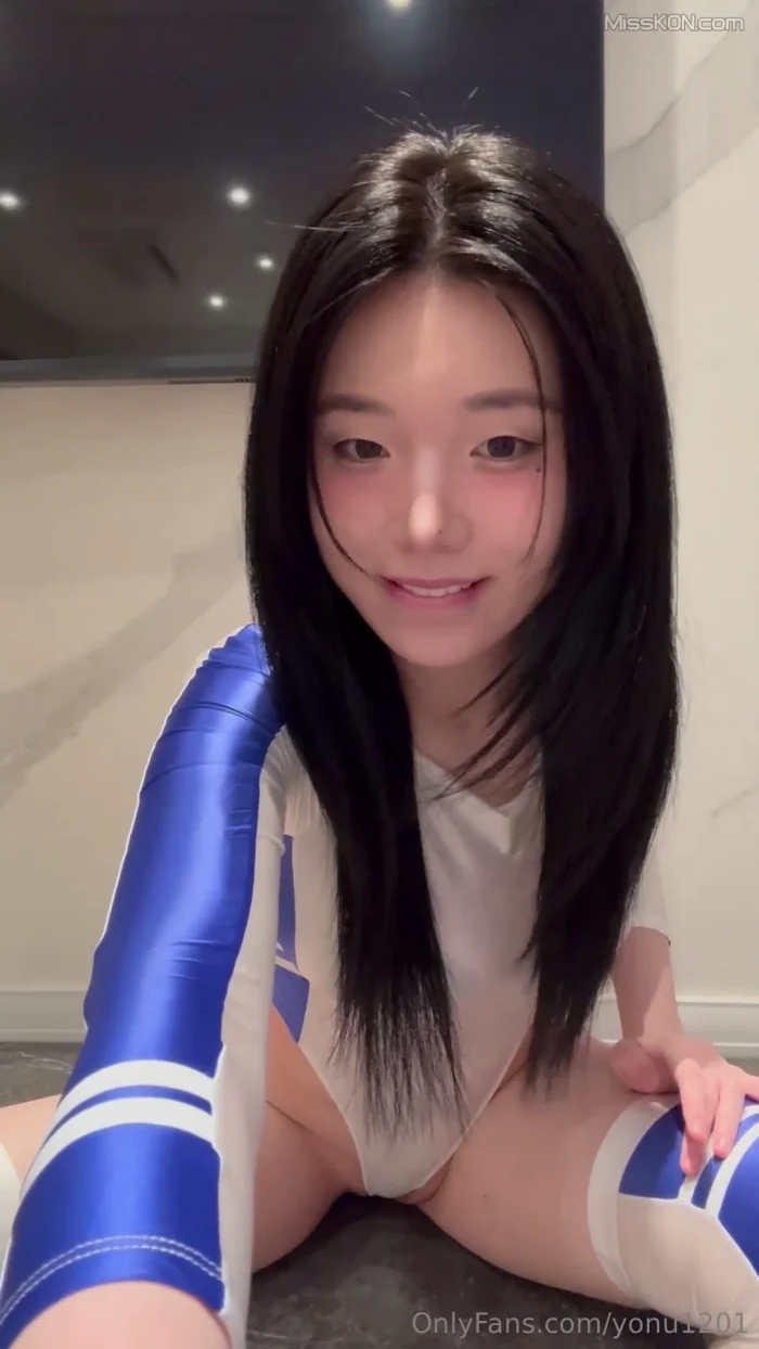 Yeon Woo (연우): [온팬] M자+옆태 (18 photos + 2 videos)