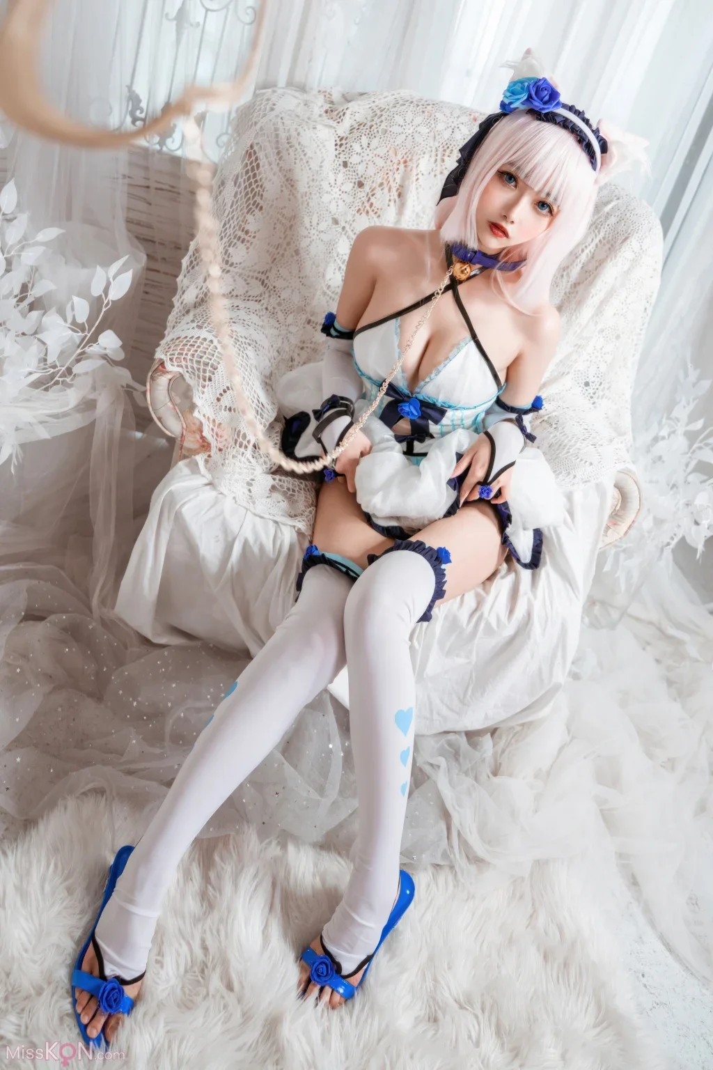 Coser@Momoko葵葵: 香子兰女仆 (11 photos)
