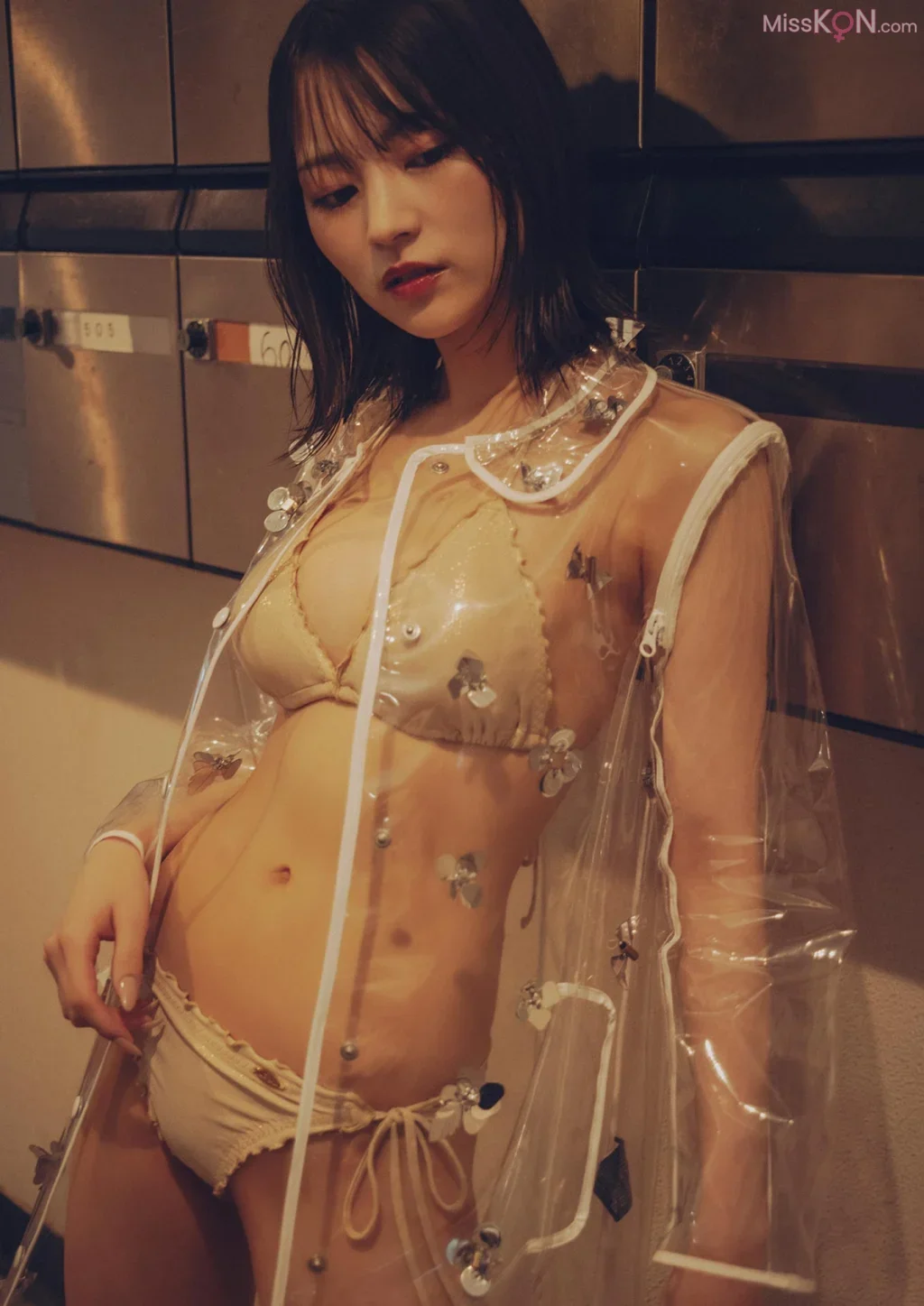 [JP] babababambi (＃ババババンビ): B.L.T.デジタル写真集 宇咲(#ババババンビ) KEEP ON EYES (48 photos)