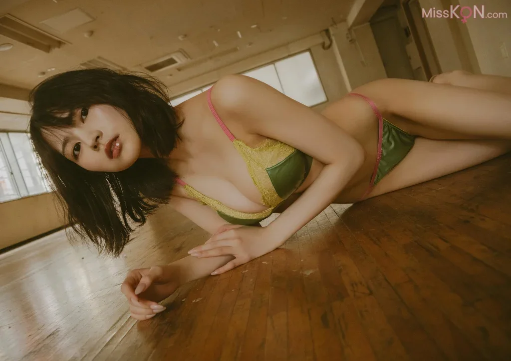 [JP] babababambi (＃ババババンビ): B.L.T.デジタル写真集 宇咲(#ババババンビ) KEEP ON EYES (48 photos)