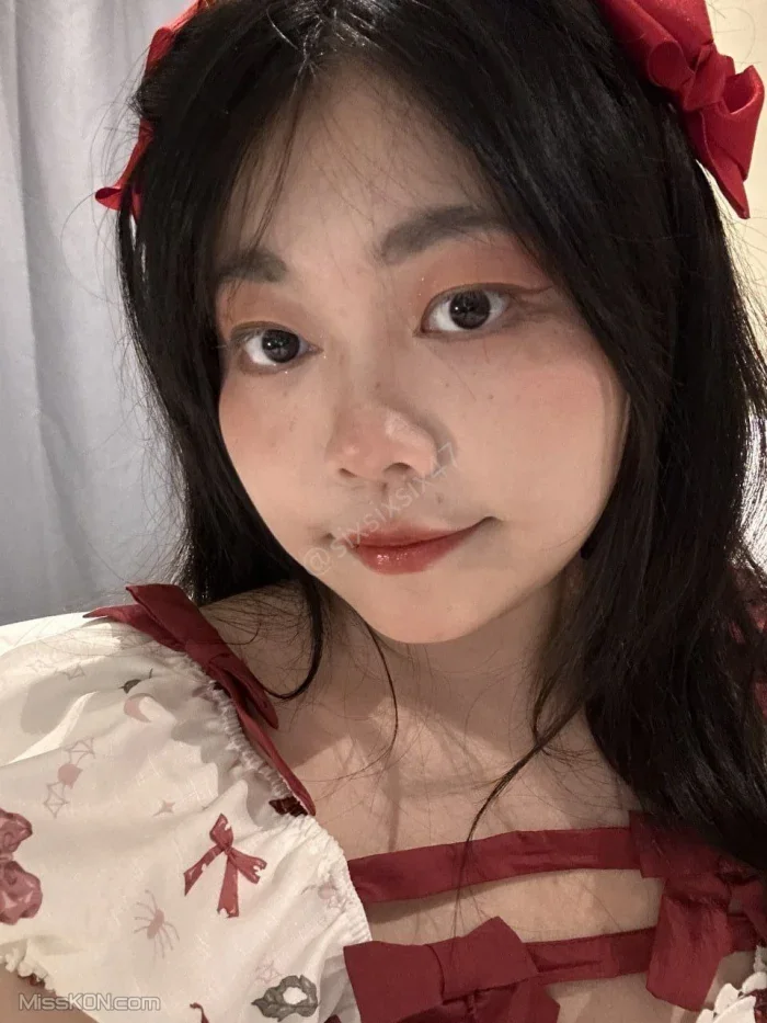 [OtherXXX] Sixsixsix47: 少女私拍套图福利 (123 photos + 3 videos)