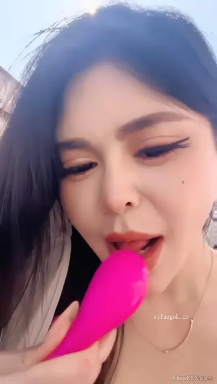 [OtherXXX] 水水: 172长腿女神 天台脱光好刺激 (46 photos + 6 videos) – Page 2
