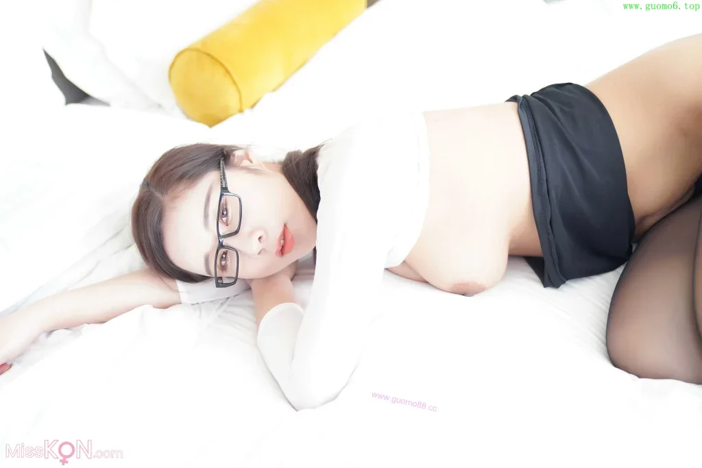 [Private Photoshoot] D奶依依: 极品黑丝OL御姐 全尺度私拍 (534 photos) – Page 3