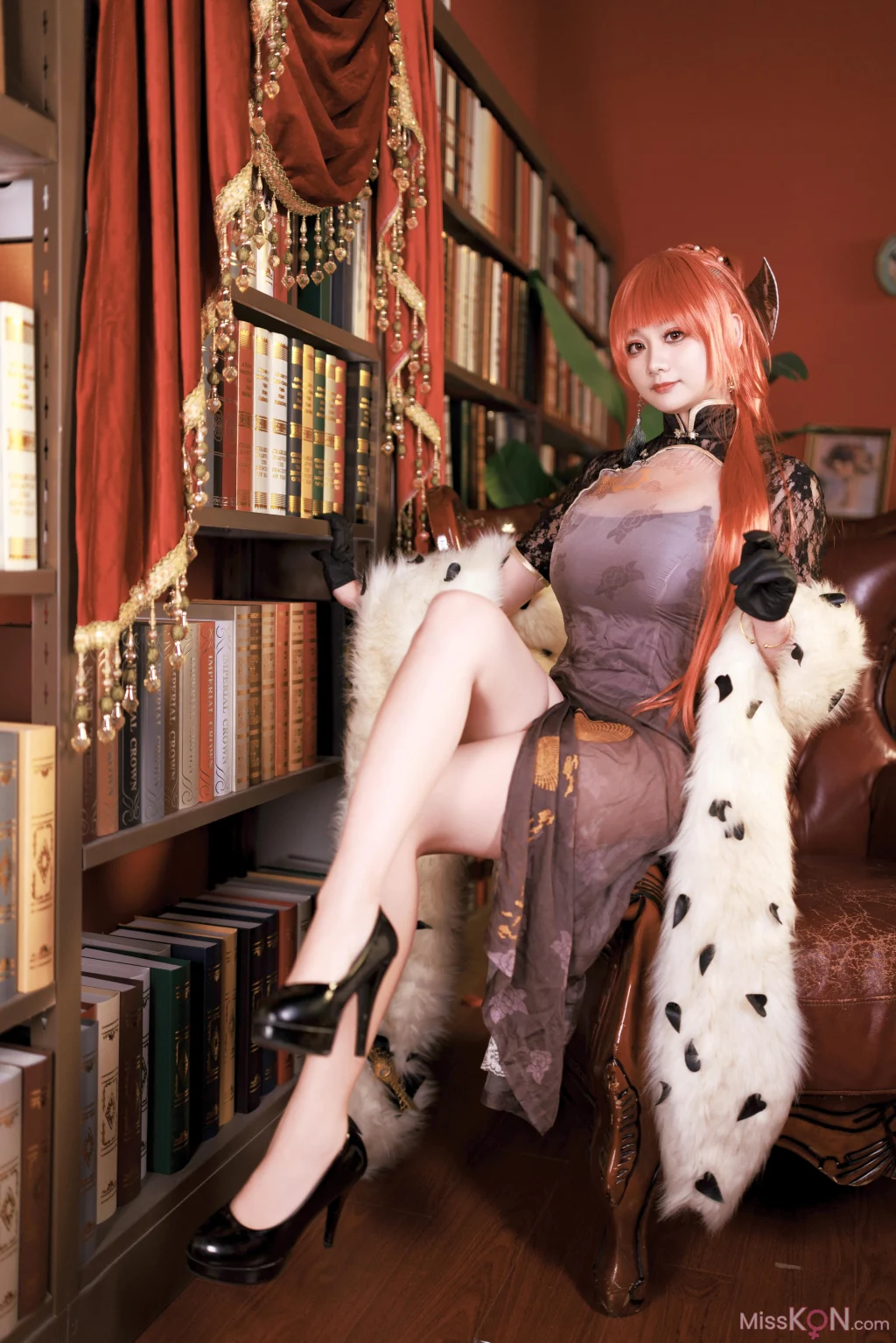 Coser@阿雪雪: 君主旗袍 (83 photos + 7 videos)