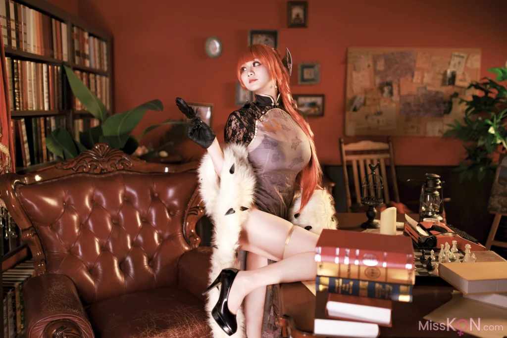 Coser@阿雪雪: 君主旗袍 (83 photos + 7 videos)
