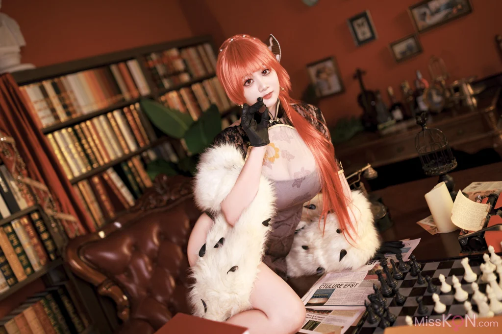 Coser@阿雪雪: 君主旗袍 (83 photos + 7 videos)