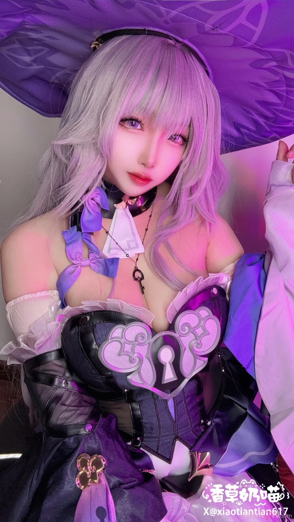 Coser@香草奶喵: 大黑塔典藏版 (109 photos + 32 videos)