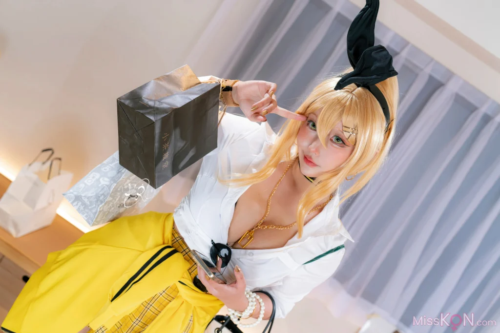Coser@切切Celia: NIKKE 露菲 (28 photos)